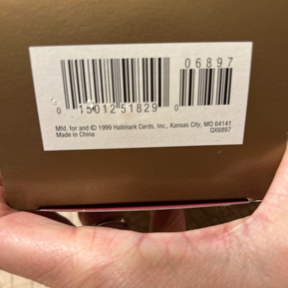 Hallmark Keepsake Ornament The Christmas Story 1999 - Picture 9 of 9